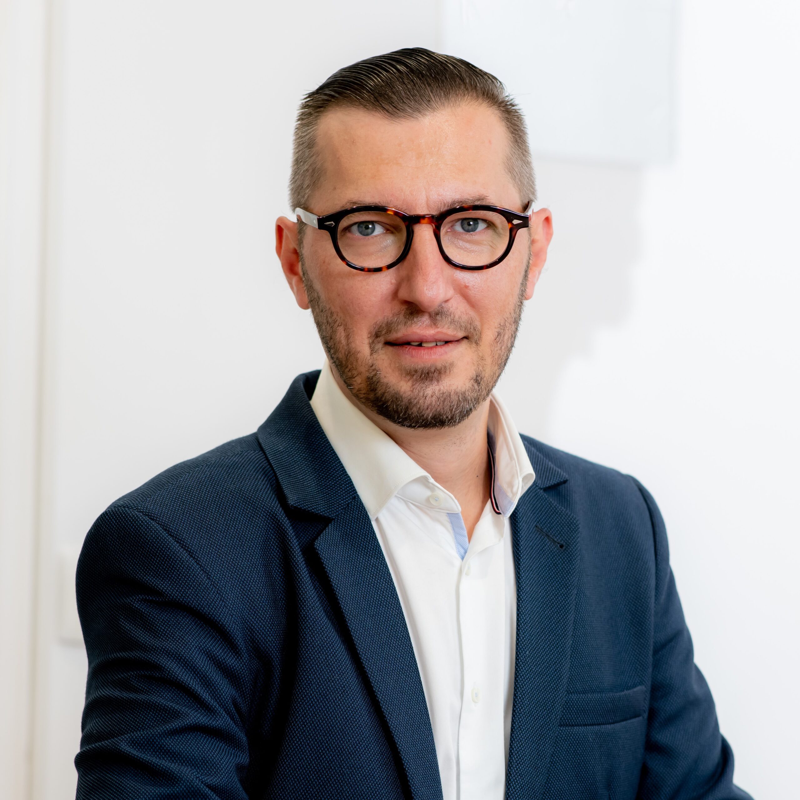 Bogdan Stratula - Vertiv